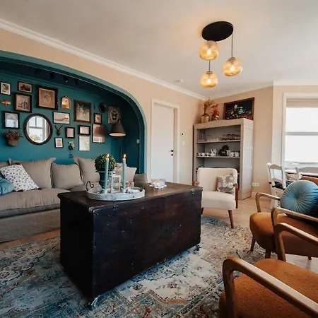 Maison Georges - Cozy Dollhouse By The Sea! بيت للعطل