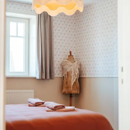 Maison Georges - Cozy Dollhouse By The Sea! بيت للعطل *