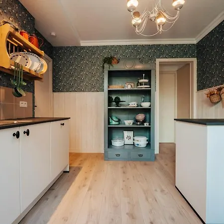 Ferienhaus Maison Georges - Cozy Dollhouse By The Sea! *
