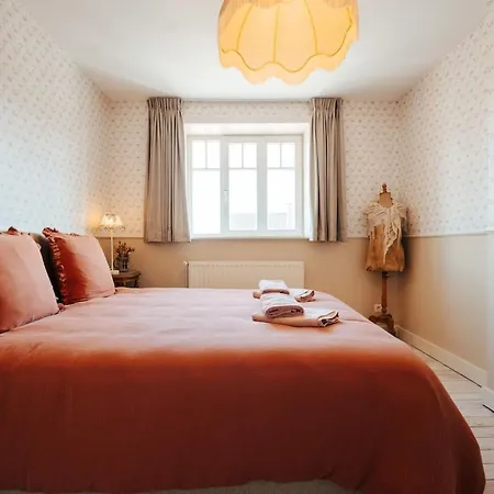 Ferienhaus Maison Georges - Cozy Dollhouse By The Sea! *